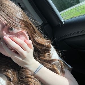 Meet your Posher, Ella